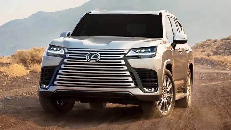 Lexus LX600 — 1